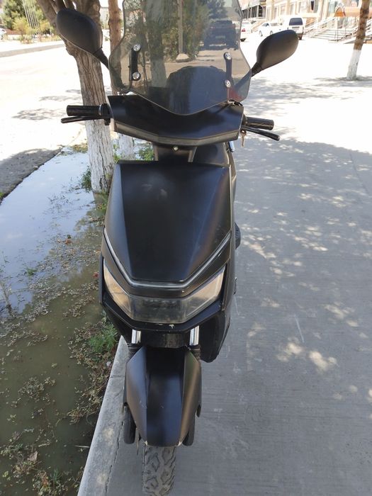 Скутер Yadea сотилади