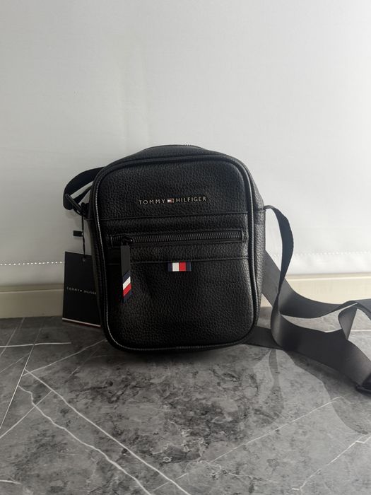 Барсетка (Tommy Hilfiger)