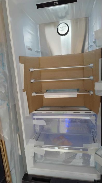 Комбиниран Хладилник с фризер BEKO-БЕКО 203 см Dark Inox AeroFlow™