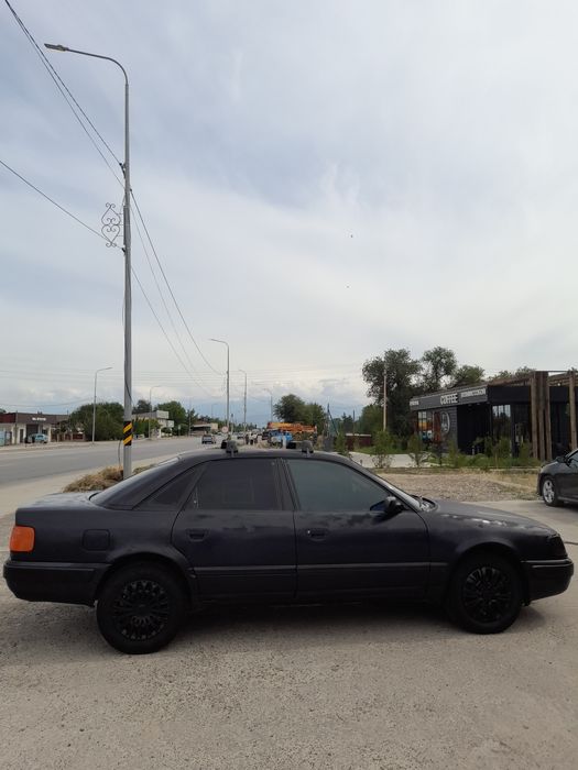 Продаю Ауди 100 с4