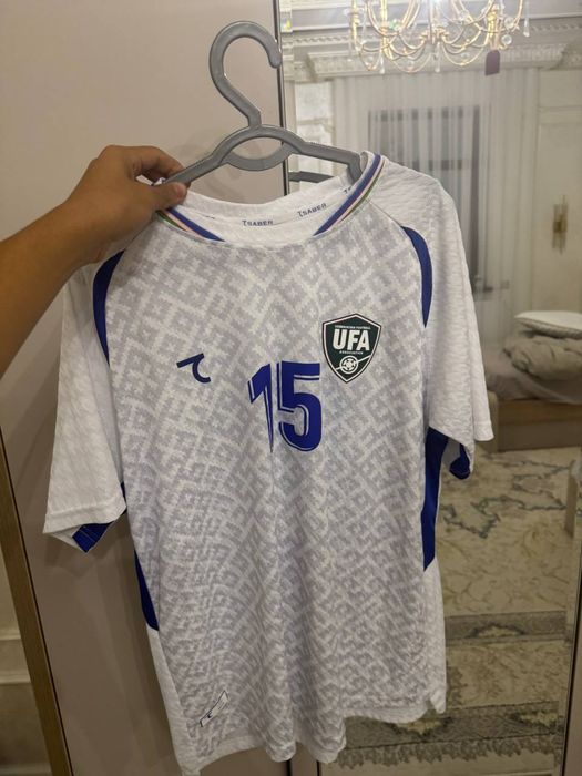 UFA Uzbekiston terma jamoasi futbolkasi