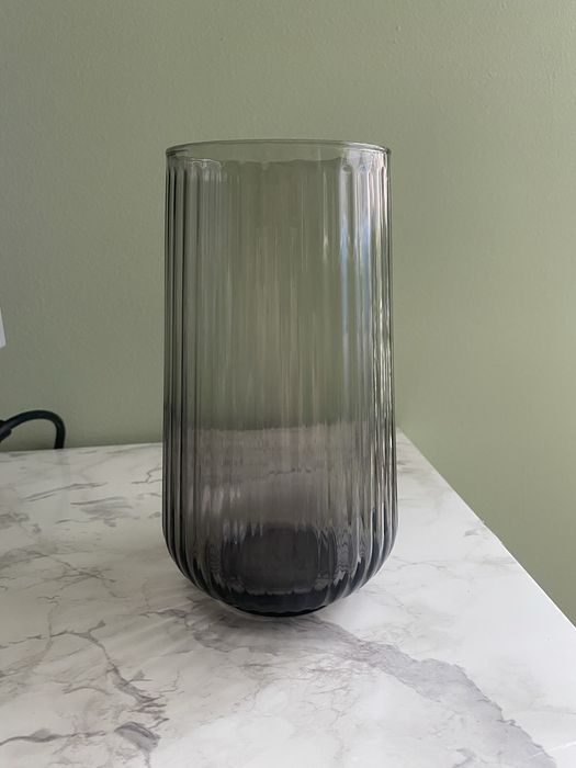 Стъклена ваза за цветя 19 см