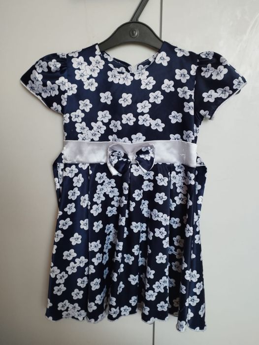 Продам платья на4-6лет