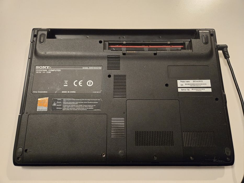 Laptop Sony Vaio SVE14 i3-3110m