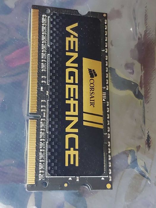 8GB DDR3 1600Mhz - Corsair Vengance (SO-DIMM - за лаптоп)