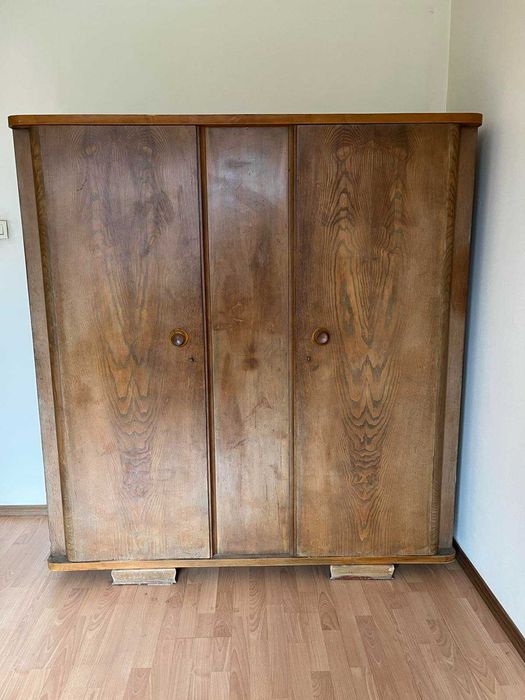 Холна секция и гардероб