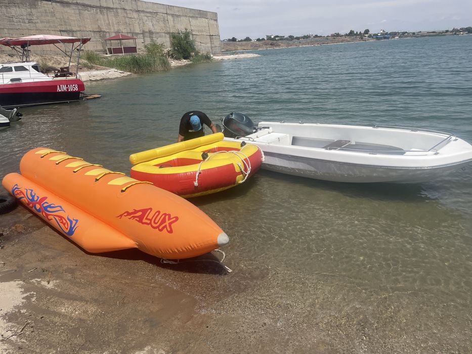 Продам лодку  пластик seven river