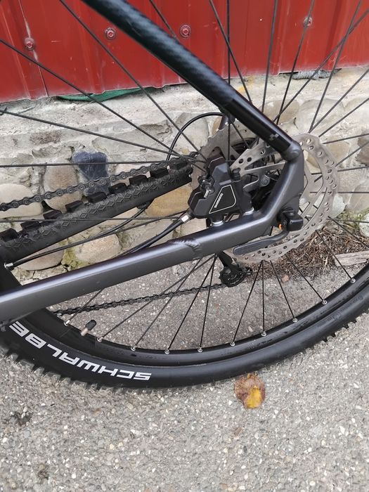 Vând  bicicleta  cube în stare buna are roti de 29 și frane  pe ulei