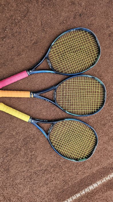 Vand 3 rachete yonex e zone 100l 285grame
