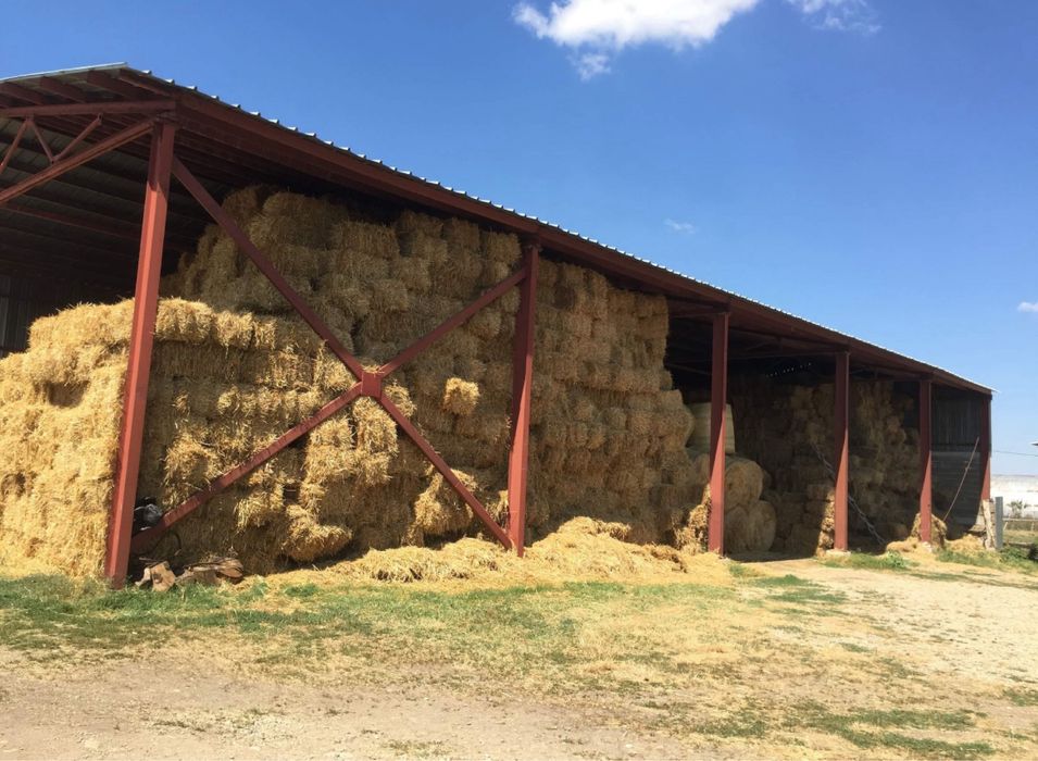 Продавам бали сено, бали сено и люцерна