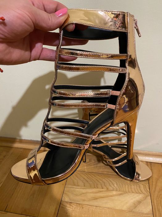 Нови сандали на ток,розово злато,ръчна изработка,10 н