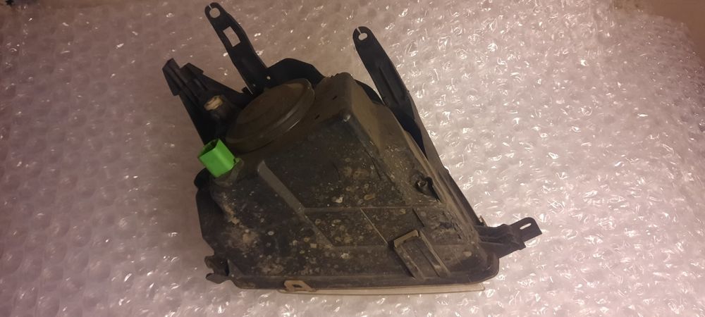 Ford Fusion - оригинален фар