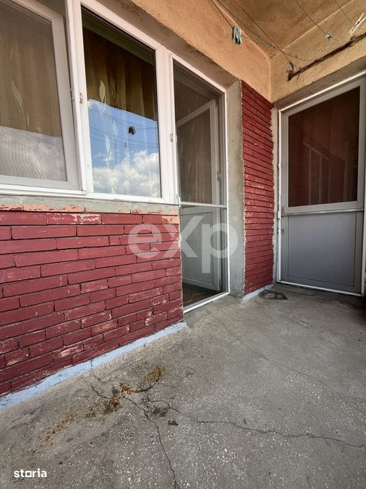 COMISION 0% Apartament 3 camere dec 2 bai etajul 3 central Gaesti