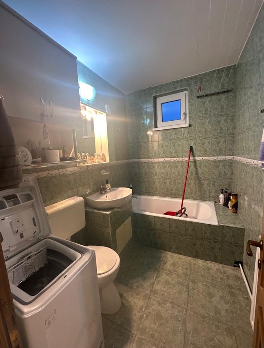 Ofer spre închiriere apartament cu 2 camere