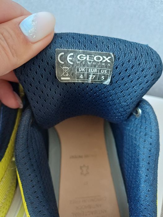 Светещи маратонки Geox