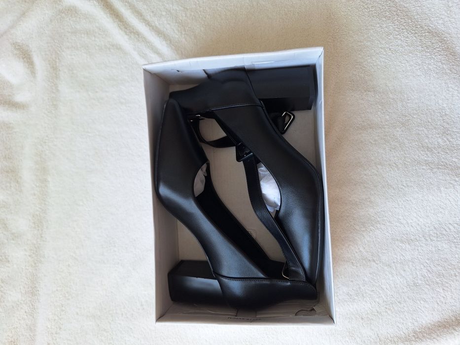 Чёрные туфли новые 39 размера