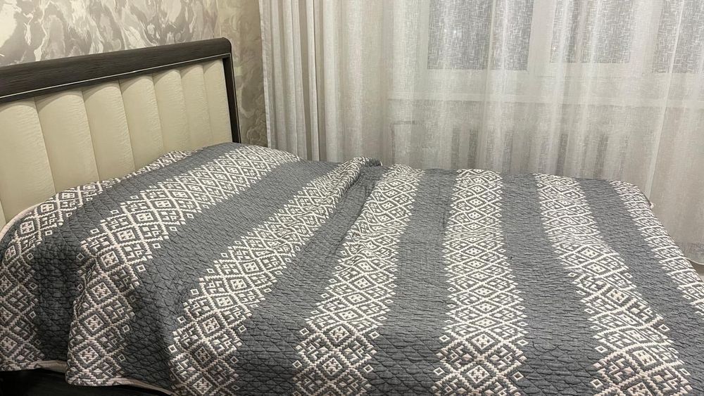 Продам спальный гарнитур
