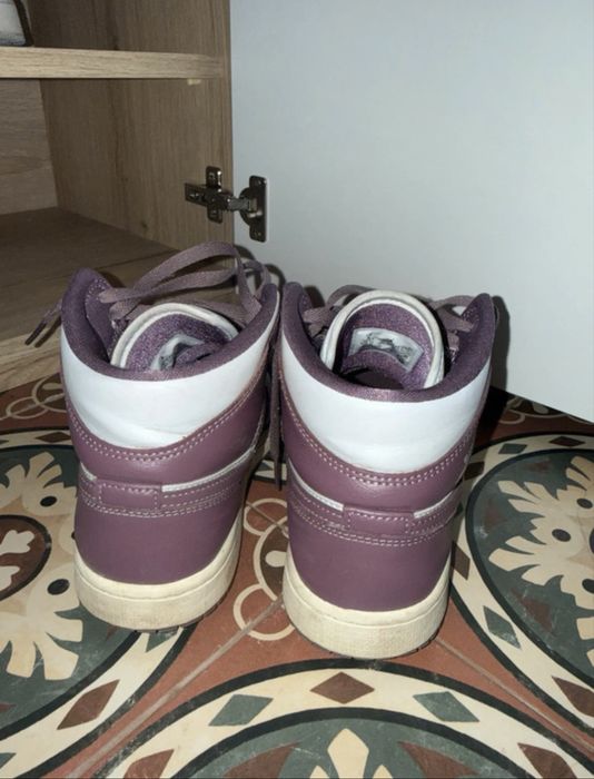 Jordan 1 mid, marimea 39