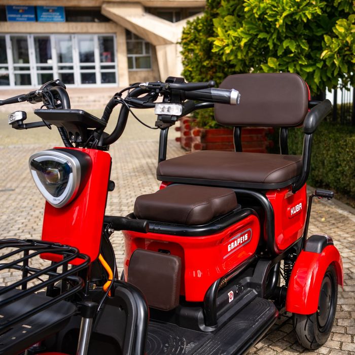 Vând motociclete electrice