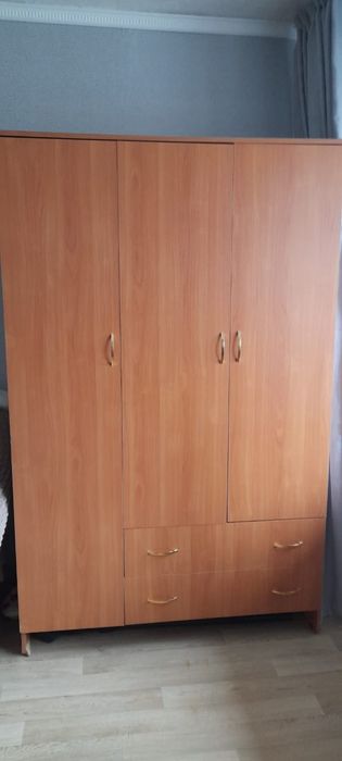 Продам шкаф самовывоз