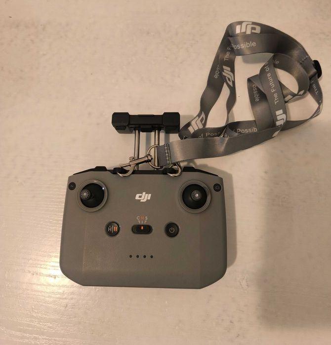 Продавам дрон DJI Neo Fly More Combo