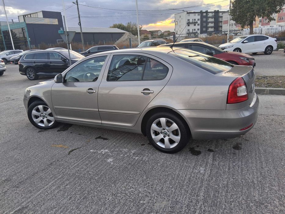 SKODA Octavia 2009 — imagine 3