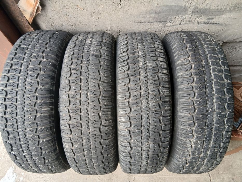Продам шины на ниву