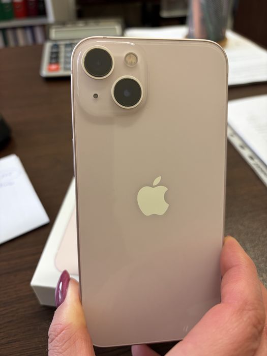 Продавам Iphone13