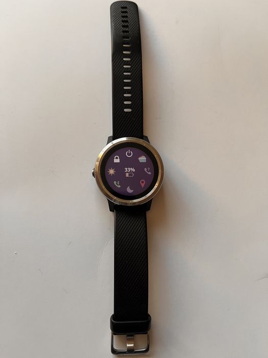 Часовник Garmin Vivoactive 3