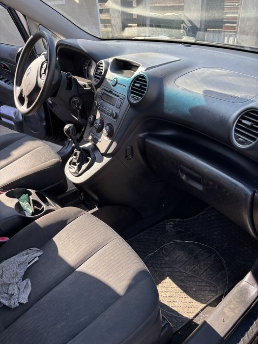 Vind kia carens 2 2008