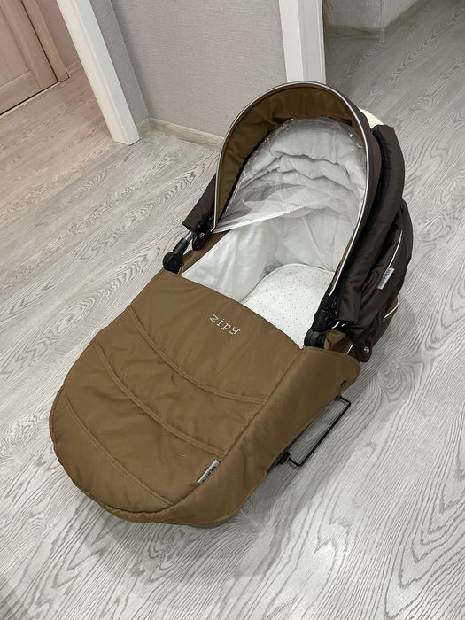 Коляска 3 в 1, бренд Zipy