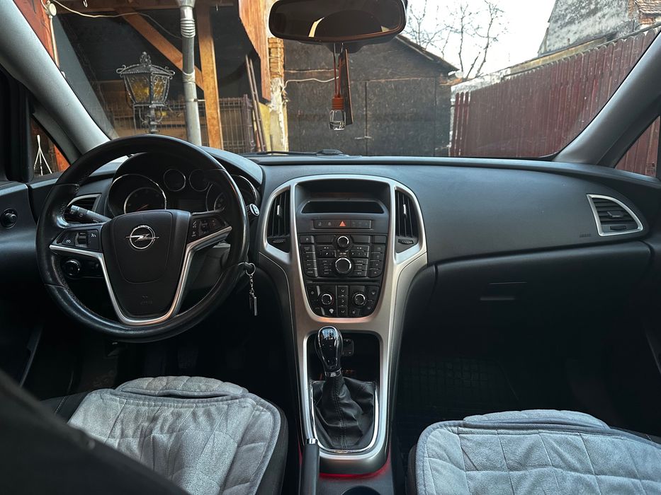 Opel astra J 2012