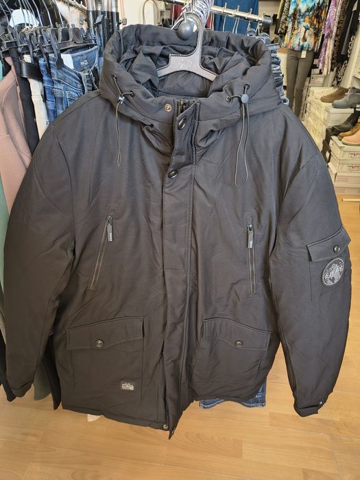 Мъжко зимно яке с качулка