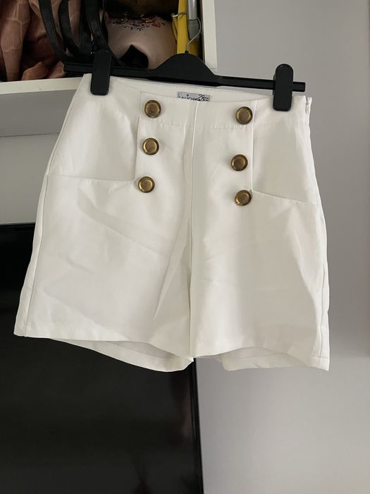 Pantaloni scurti marimea m
