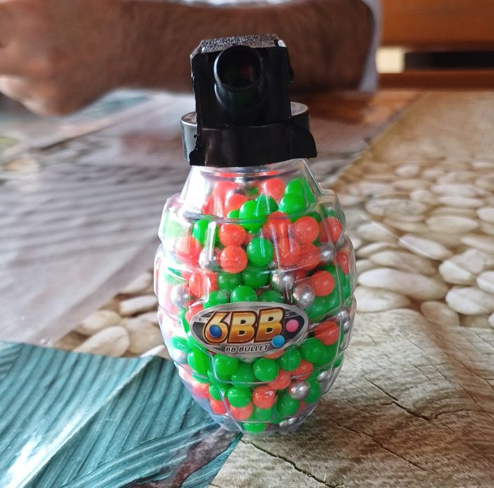 Vând gloanțe airsoft 6BB