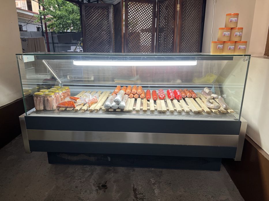 Ветринный холадилник Carrera мотор