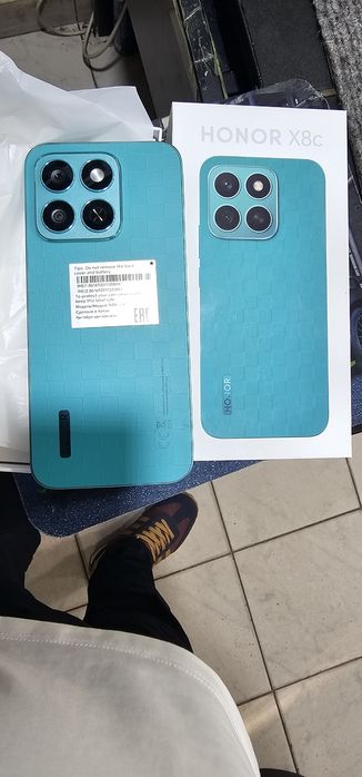 Honor 8c 8/128 yangi ishlatilmagan