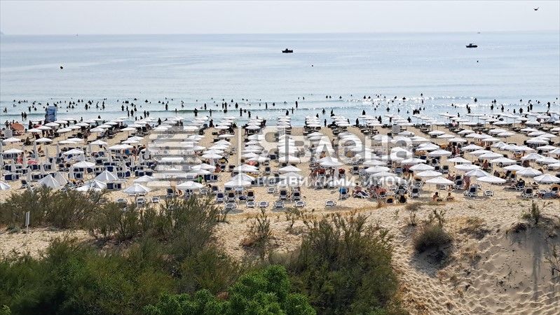 Продава се Тристаен апартамент в к.к. Слънчев бряг - 100 кв.м за 1600 €/кв.м - Снимка #1