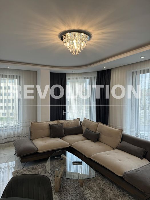 Дава се под наем Тристаен апартамент в Пловдив, Кършияка - 110 кв.м за 1000 € - Снимка #2