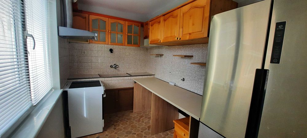 Дава се под наем Тристаен апартамент в Казанлък - 95 кв.м за 346.8 € - Снимка #2