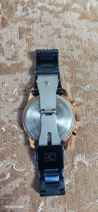 Часы противоударный.