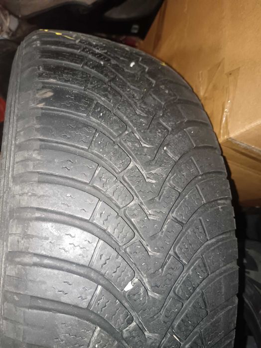 4бр Гуми, тип всесезонни
