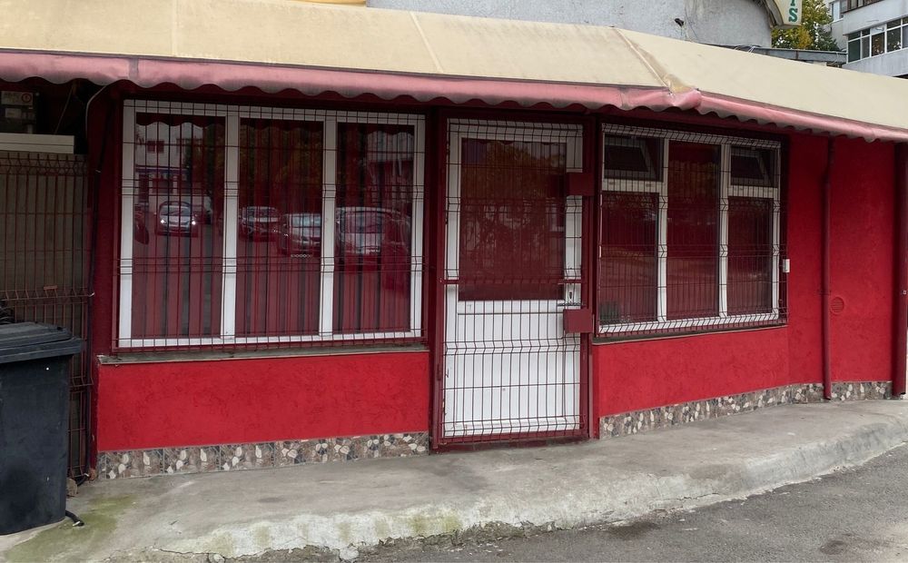 Inchiriez spatiul magazin comercial cu vad format