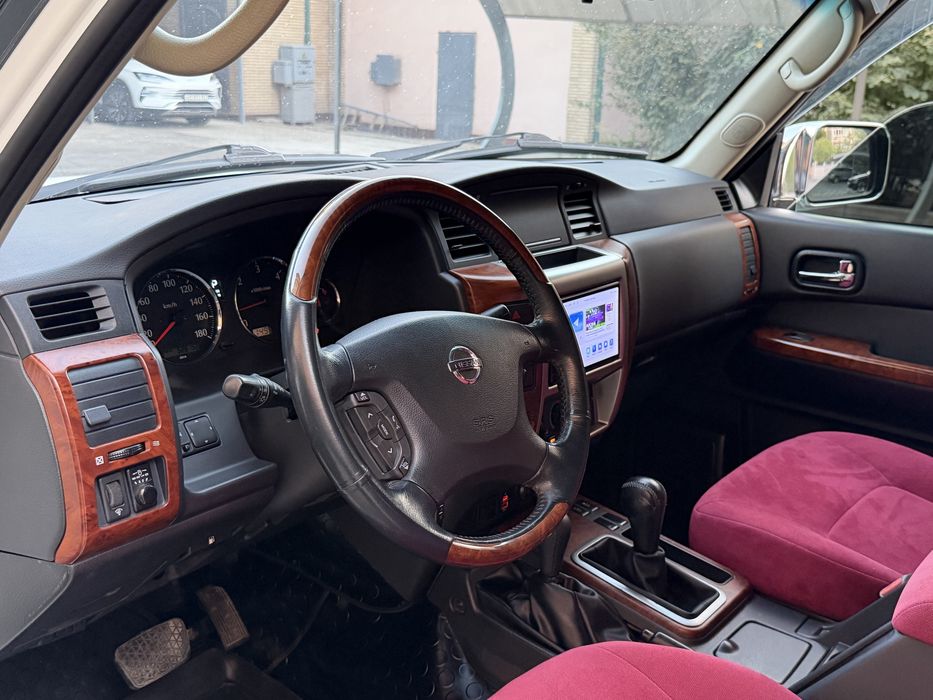 Nissan Patrol Y61