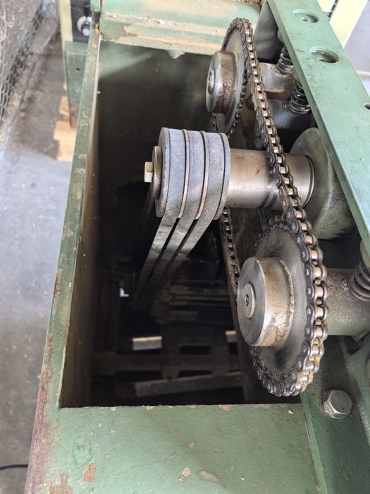 Щрайхмус на 630 мм с 4 ножа авт качване и сваляне на плота, casolin