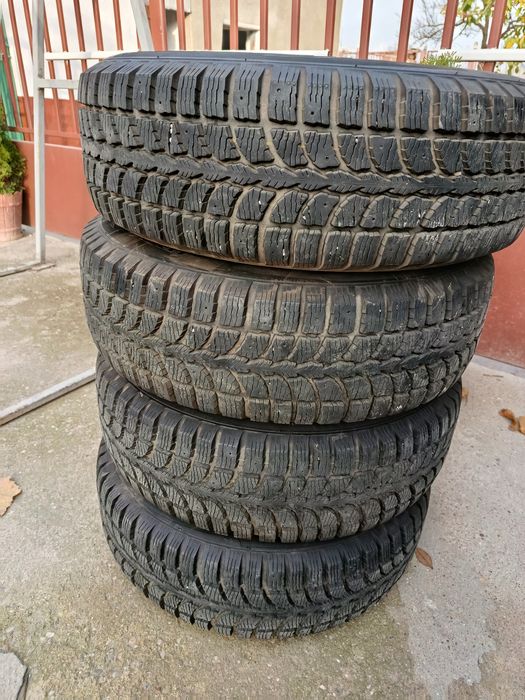 4 jante cu anvelope de iarnă