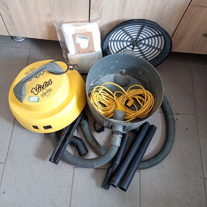 Aspirator Victor cu filtru Hepa.
