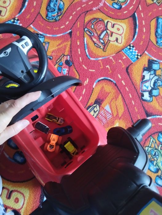 Продам прогулочную машинку