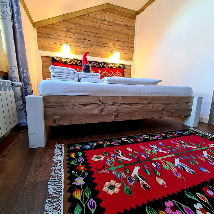 Cazare pensiune la munte. Pensiunea Subcrai