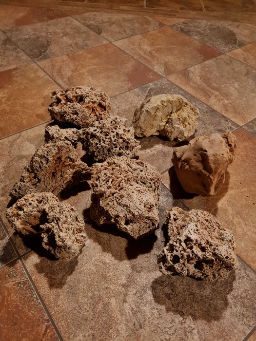 Decoratiuni diverse,lemne,pietre pentru acvarii